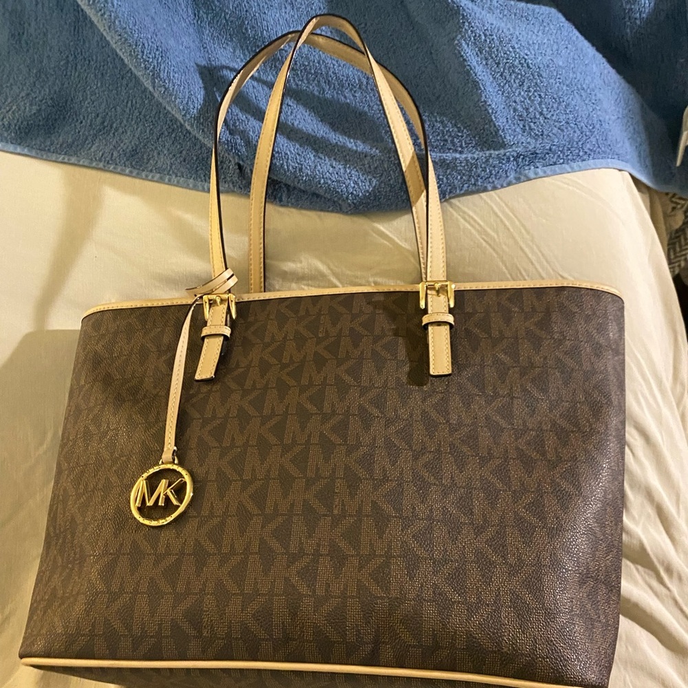 Michael Kors Large Zip top tote excellent one owner brown gold logo